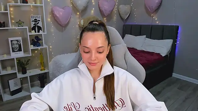 MelanieAlves online show from February 25, 7:03 pm