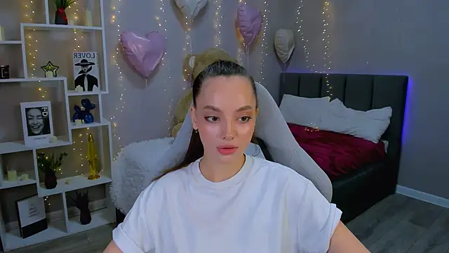 MelanieAlves online show from March 11, 1:05 pm