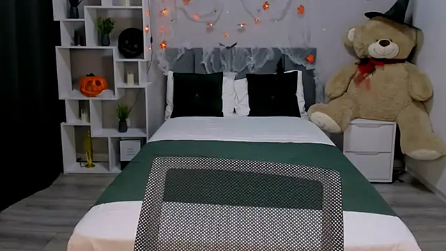 Snapshot of MelanieAlves chatting on October 14, 12:28 pm MelanieAlves online show from October 14, 12:28 pm