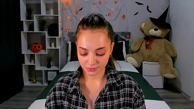 Snapshot of MelanieAlves chatting on October 13, 3:57 pm MelanieAlves online show from October 13, 3:57 pm