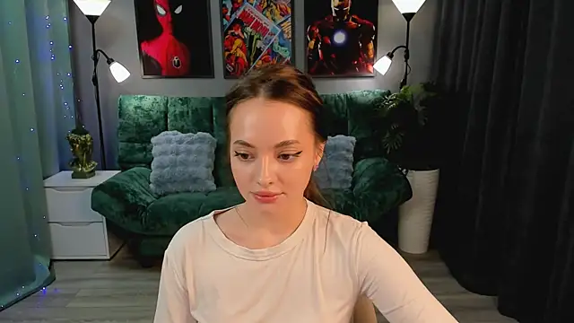 MelanieAlves online show from April 4, 2:34 pm