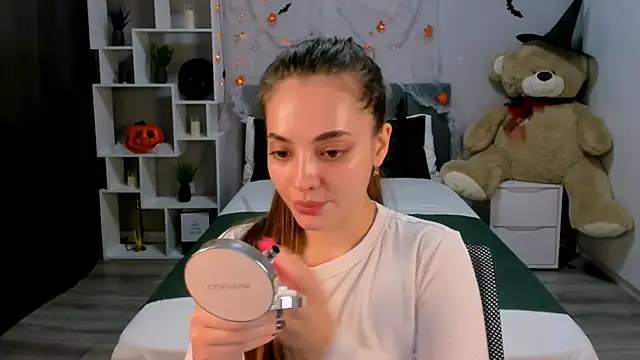 Snapshot of MelanieAlves chatting on October 15, 12:35 pm MelanieAlves online show from October 15, 12:35 pm