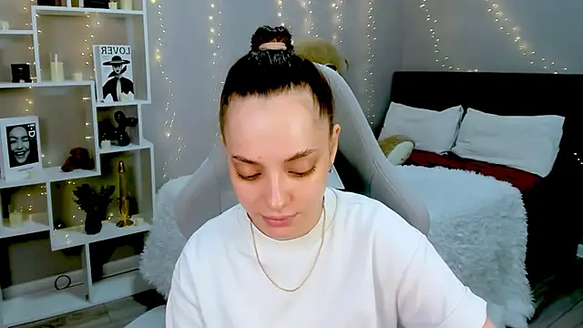 MelanieAlves online show from February 7, 12:13 pm