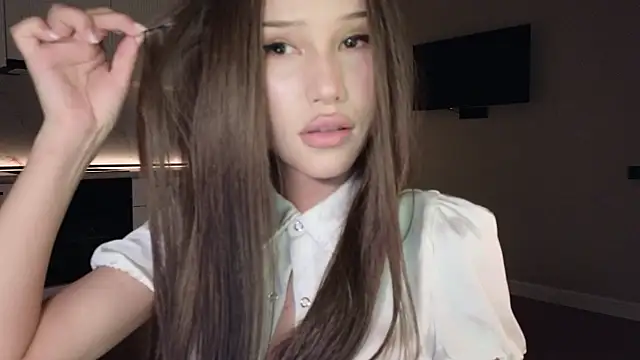 Snapshot of Ella_lee15 chatting on June 18, 1:48 am Ella lee15 online show from June 18, 1:48 am