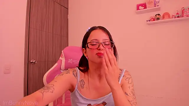 Snapshot of ImBunnyNova chatting on June 2, 3:23 pm ImBunnyNova online show from June 2, 3:23 pm