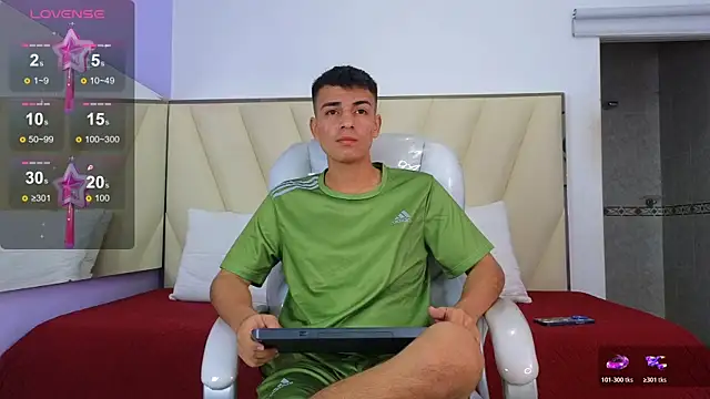 Hotboy21  online show from November 9, 3:54 am