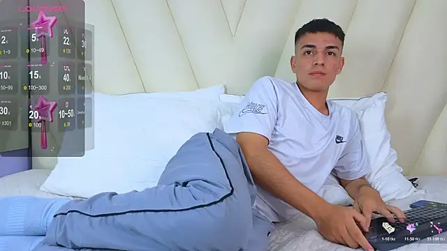 Hotboy21  online show from November 7, 3:44 am