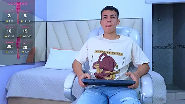 Snapshot of Hotboy21_ chatting on September 23, 3:24 am Hotboy21 online show from September 23, 3:24 am
