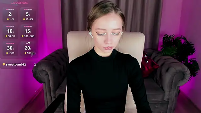 Amy Waynee online show from November 14, 4:54 pm