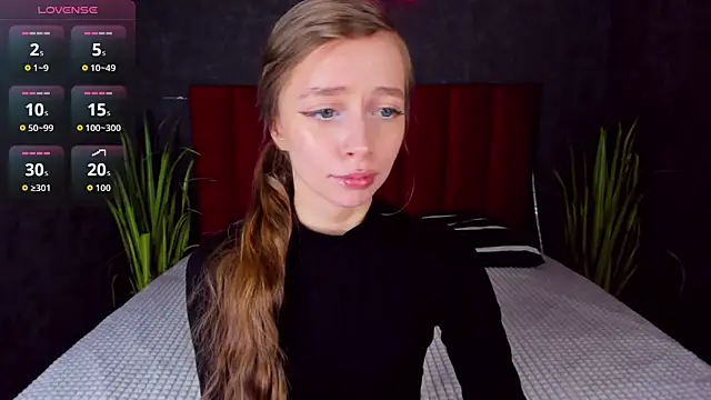 Amy Waynee online show from November 2, 5:07 pm