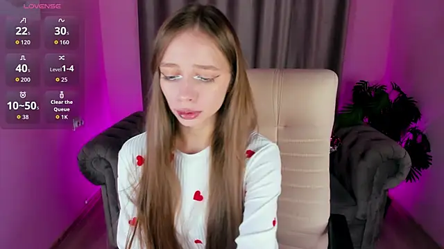 Amy Waynee online show from November 18, 6:00 pm