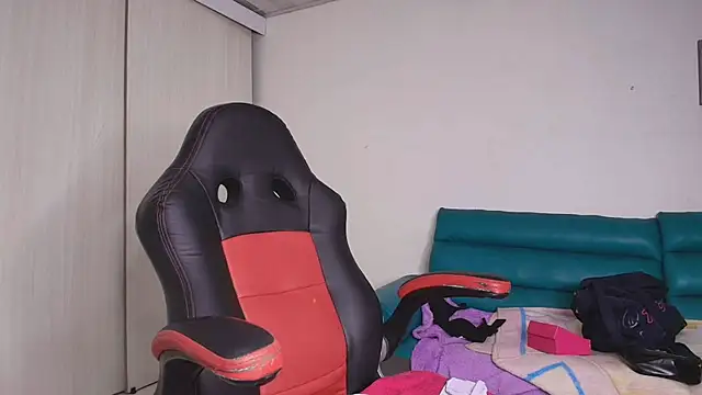 lovehotpink online show from November 24, 8:53 pm