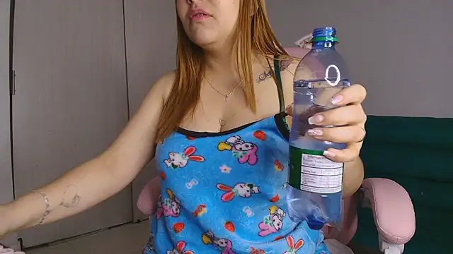 lovehotpink online show from January 11, 3:24 am