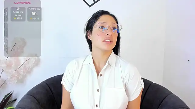 Elaine87  online show from March 20, 11:45 pm