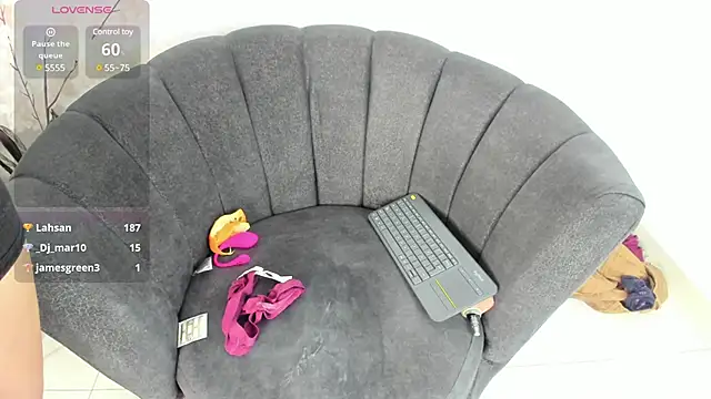 Elaine87  online show from March 23, 2:26 am