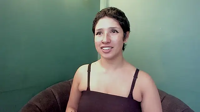 Elaine87  online show from December 2, 9:05 pm