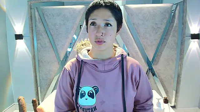 Elaine87  online show from November 26, 7:25 pm