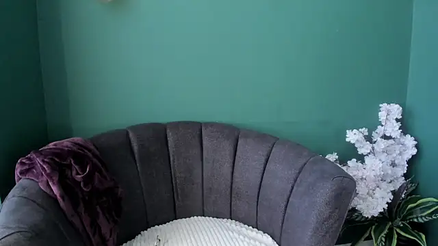 Elaine87  online show from September 9, 7:34 pm