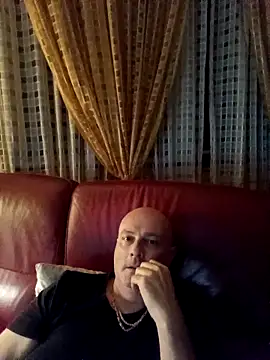 Alexis Bull online show from October 26, 11:05 pm