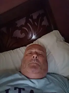 Snapshot of Alexis_Bull chatting on June 20, 3:17 pm Alexis Bull online show from June 20, 3:17 pm
