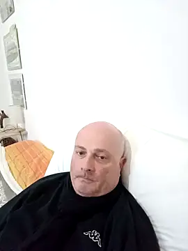 Alexis Bull online show from March 30, 9:44 am