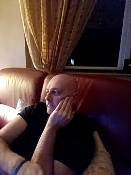 Alexis Bull online show from February 8, 11:57 pm