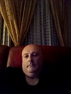 Alexis Bull online show from April 26, 10:40 pm