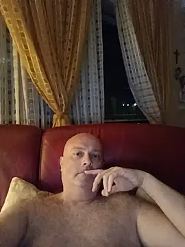 Snapshot of Alexis_Bull chatting on July 5, 11:00 pm Alexis Bull online show from July 5, 11:00 pm