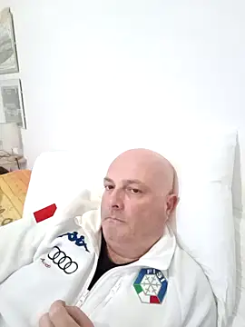 Alexis Bull online show from February 23, 4:18 pm