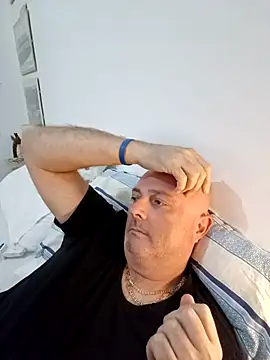 Alexis Bull online show from November 12, 4:11 pm