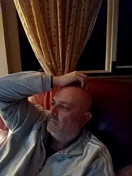 Alexis Bull online show from January 9, 11:33 pm