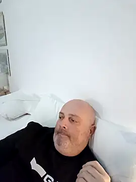 Alexis Bull online show from February 28, 5:34 pm