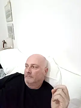 Alexis Bull online show from March 4, 5:53 pm