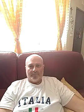 Alexis Bull online show from May 11, 9:10 am