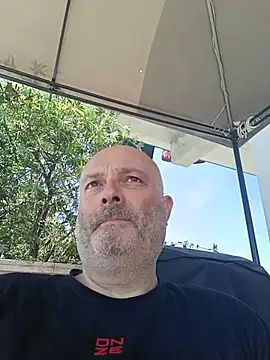 Snapshot of Alexis_Bull chatting on June 15, 10:04 am Alexis Bull online show from June 15, 10:04 am