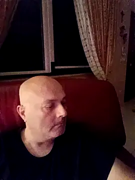 Alexis Bull online show from February 9, 11:14 pm