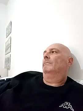 Alexis Bull online show from October 28, 4:50 pm