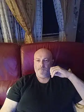 Snapshot of Alexis_Bull chatting on June 6, 10:26 pm Alexis Bull online show from June 6, 10:26 pm