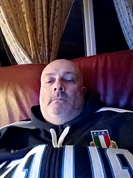 Alexis Bull online show from February 14, 11:49 pm