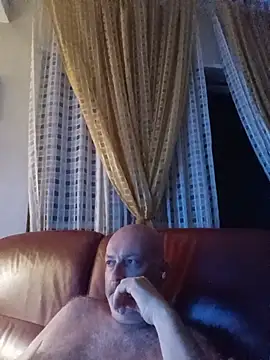 Snapshot of Alexis_Bull chatting on July 17, 10:29 pm Alexis Bull online show from July 17, 10:29 pm
