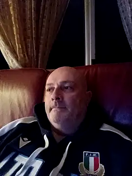 Alexis Bull online show from February 18, 11:34 pm