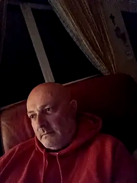 Alexis Bull online show from April 7, 10:33 pm