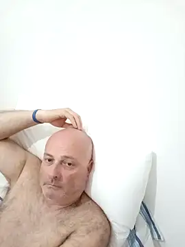 Alexis Bull online show from April 28, 3:16 pm