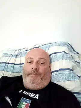 Alexis Bull online show from May 5, 10:07 am