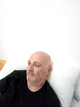 Alexis Bull online show from April 23, 1:24 pm