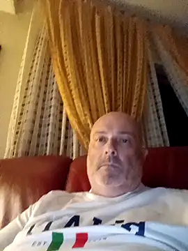 Snapshot of Alexis_Bull chatting on September 27, 11:00 pm Alexis Bull online show from September 27, 11:00 pm
