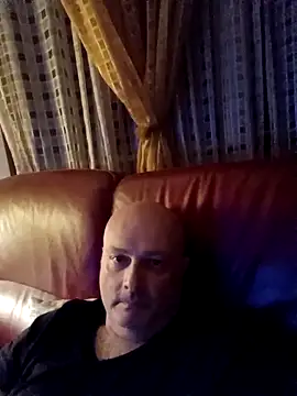 Alexis Bull online show from May 8, 9:51 pm