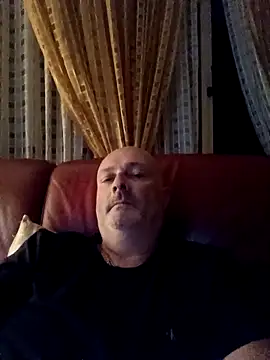 Snapshot of Alexis_Bull chatting on September 18, 10:35 pm Alexis Bull online show from September 18, 10:35 pm