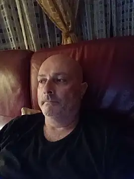 Snapshot of Alexis_Bull chatting on June 11, 10:18 pm Alexis Bull online show from June 11, 10:18 pm