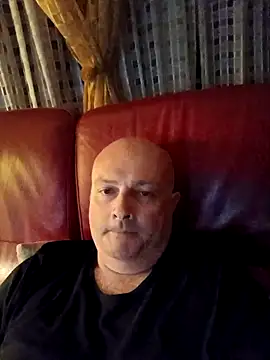 Alexis Bull online show from May 7, 11:08 pm